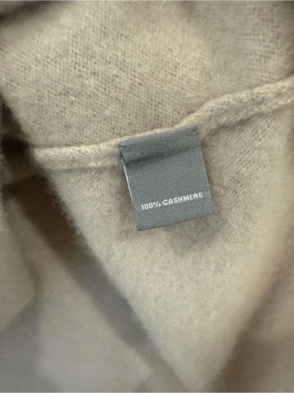 Neiman Marcus 100% Cashmere Asymmetric Sweater Top | Size S | light beige cream - Picture 7 of 9